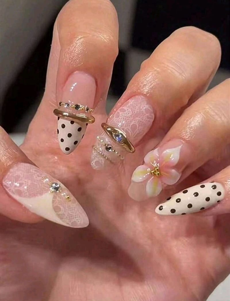 Almond shape polka Dot Set