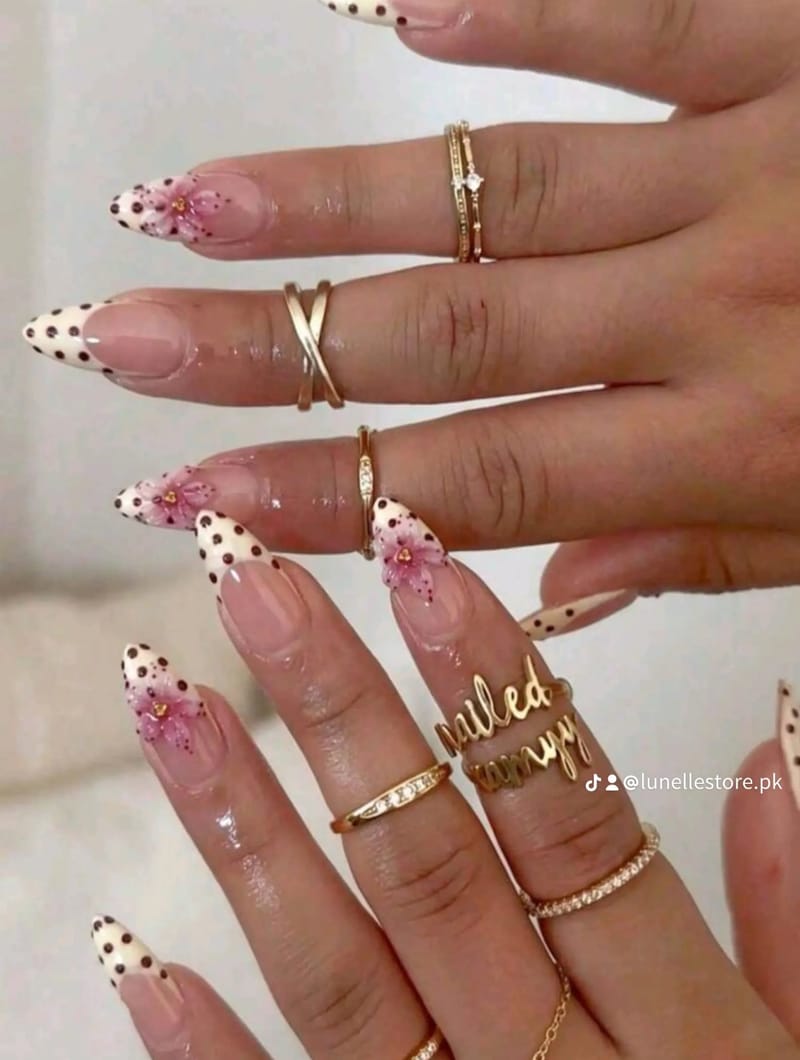 French Floral Acrylic Nail, photo 2