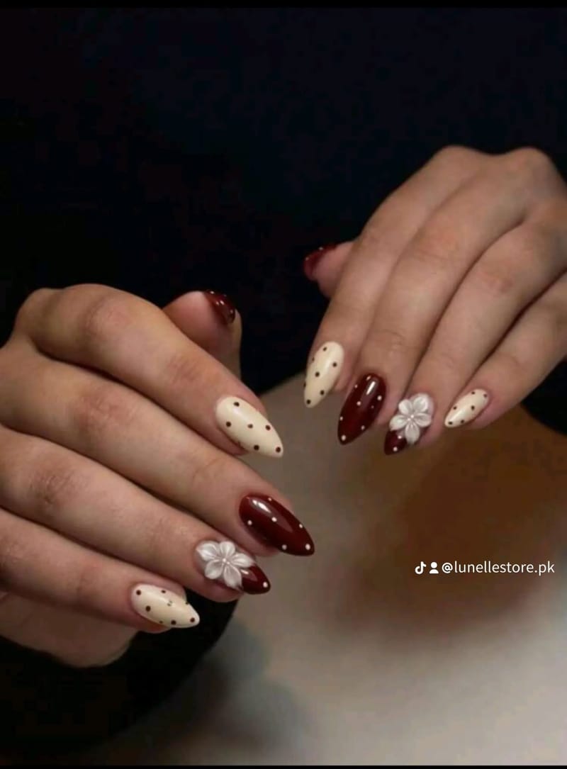 Red-Vanilla Nail Set