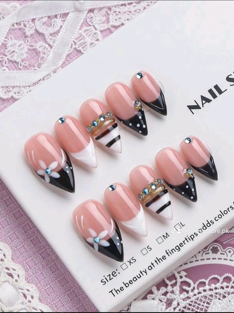 Nude Pink, Black & White, photo 2