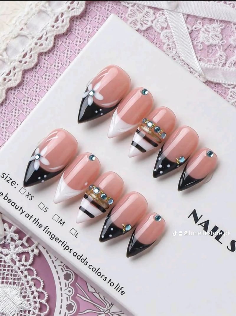Nude Pink, Black & White, photo 3