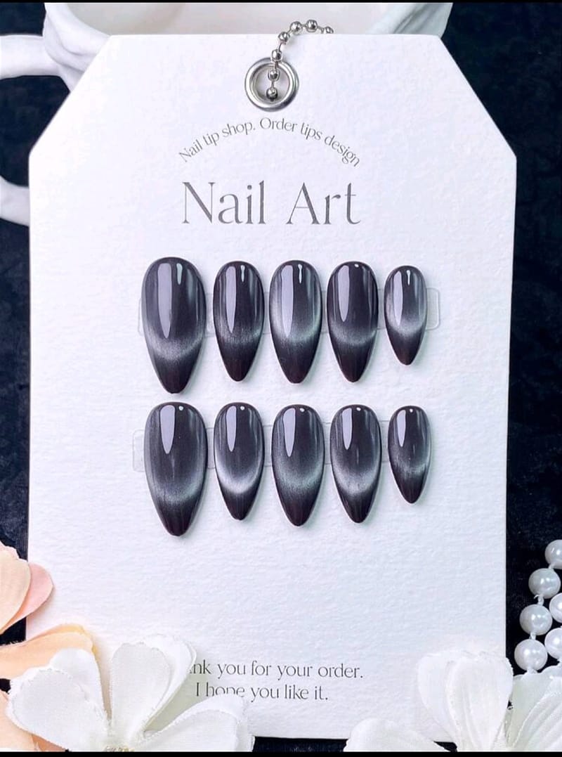 Hand-Made black Gradient Nails