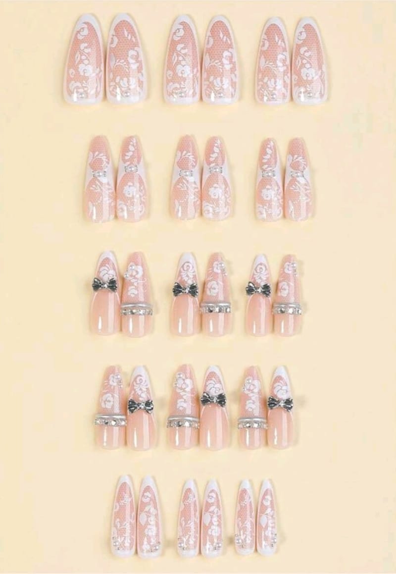 French Flower Acrylic Nails, photo 2