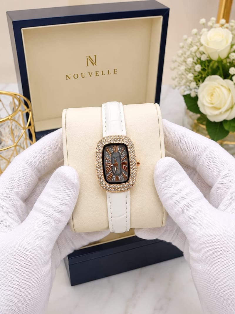 Nouvelle Elegant Crystal-Embellished Women's Watch Fashion Apparel Accessory To Wear At Parties, photo 5
