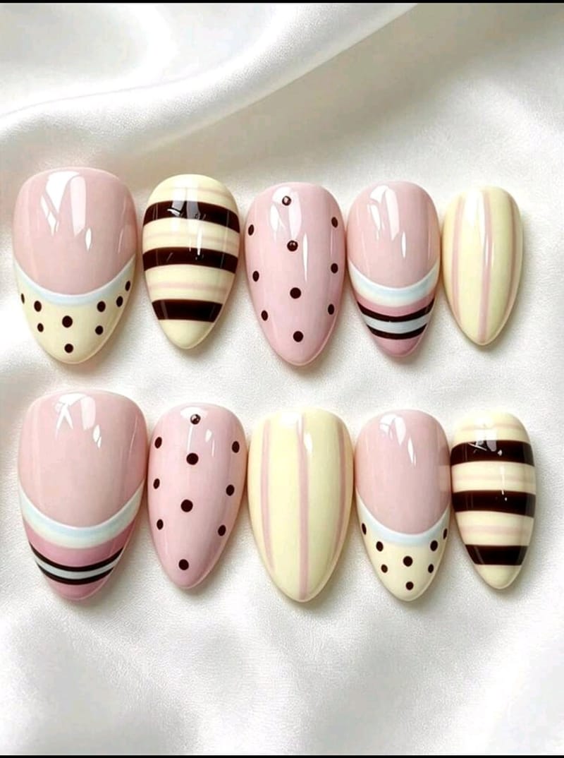 Medium Almond Nails Pink with Polka Dot, photo 5
