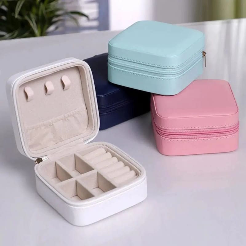 Jewellery Storage Box leather Jewelry Stand Earrings Ring Box Cosmetics Beauty Container Organizer (random color)Made in