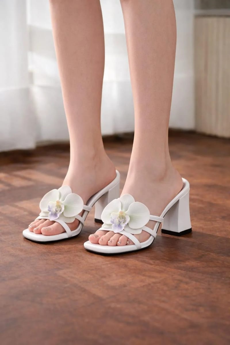 Women's White Floral Rexine Block Heels - Fancy Party Wear, photo 2