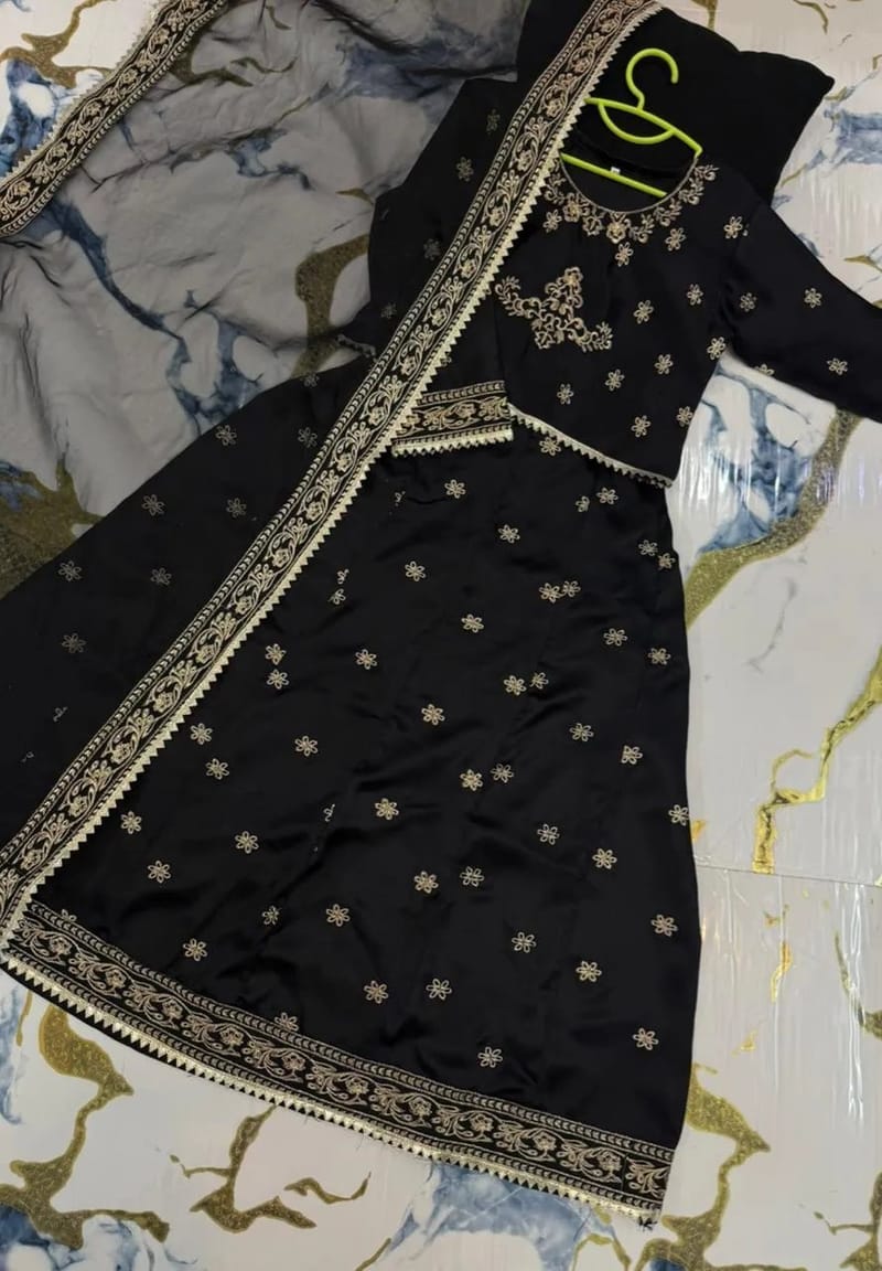 Kids black Embroidered 3pcs set Anarkali style, photo 2