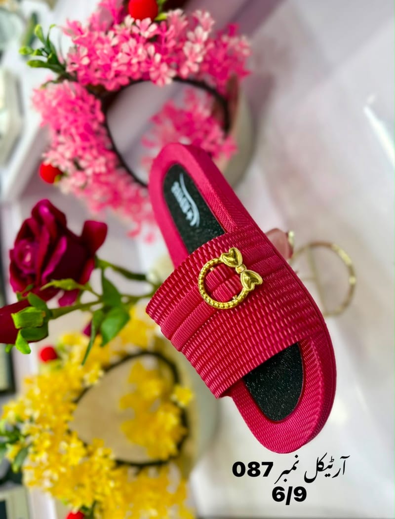 ladies plastic slippers in pure quality