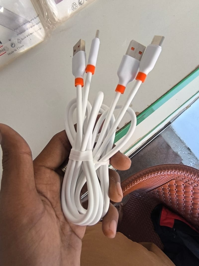 iPhone cable mali