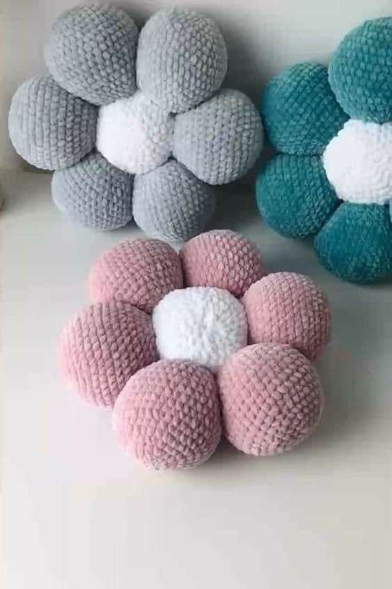 Crochet Flower Pillows, photo 2