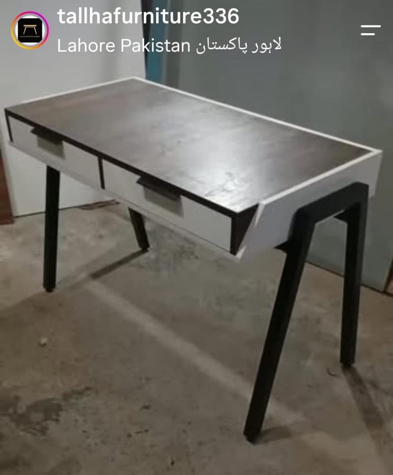 Study table, photo 3