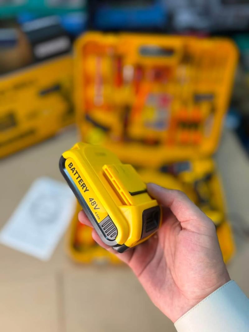 DEWALT Drill Set 48V | Cordless Power Drill with Full Accessories, photo 3